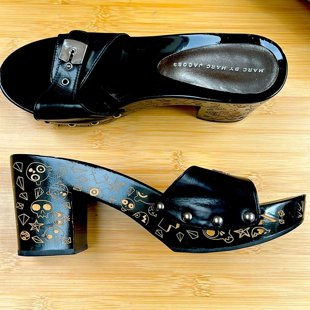 Marc by Marc Jacobs black slings with inlay design on platform and heel. Fun!